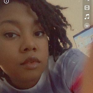 Meet your Posher, Nadia